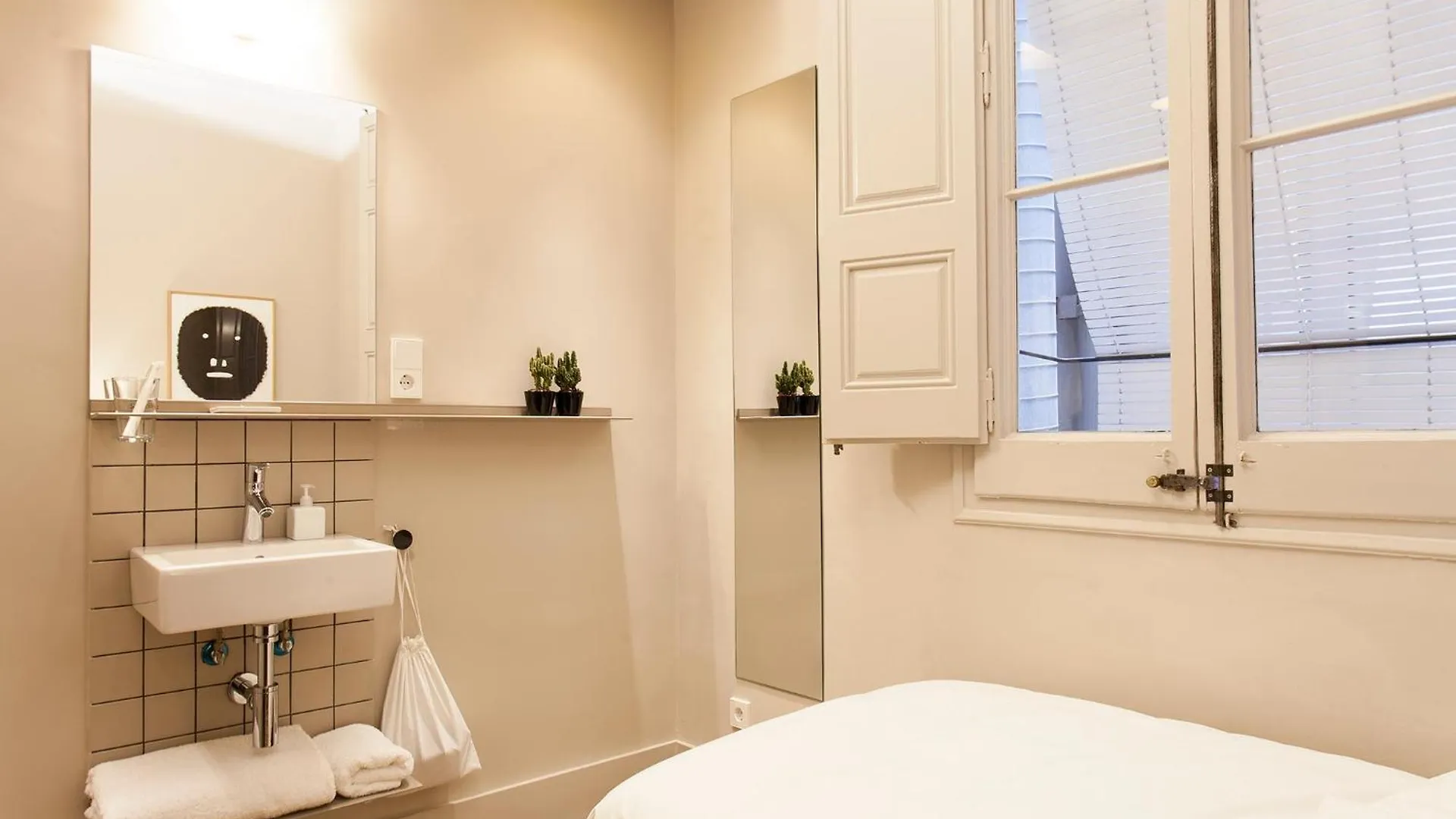Destinationbcn - Universitat Rooms Barcelona